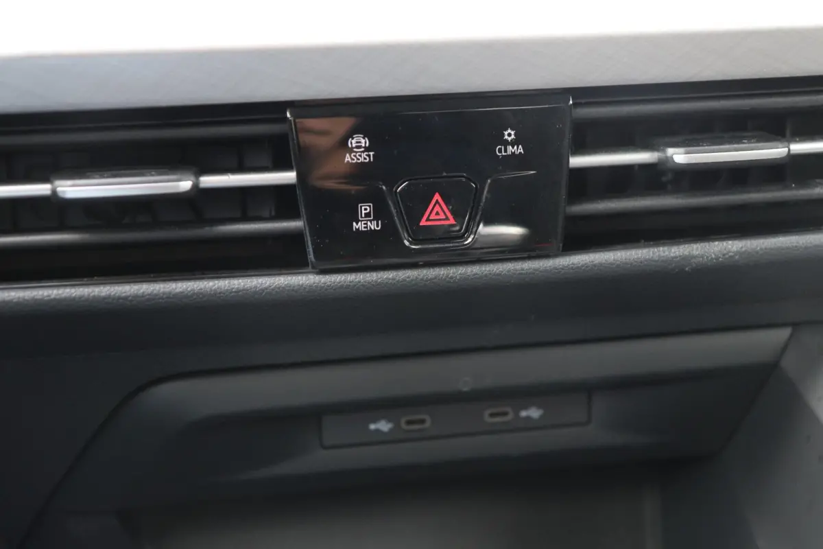 1.0 TSI 110pk Life | Navigatie | Stoel/Stuurverwarming | Camera | Adaptieve Cruise
