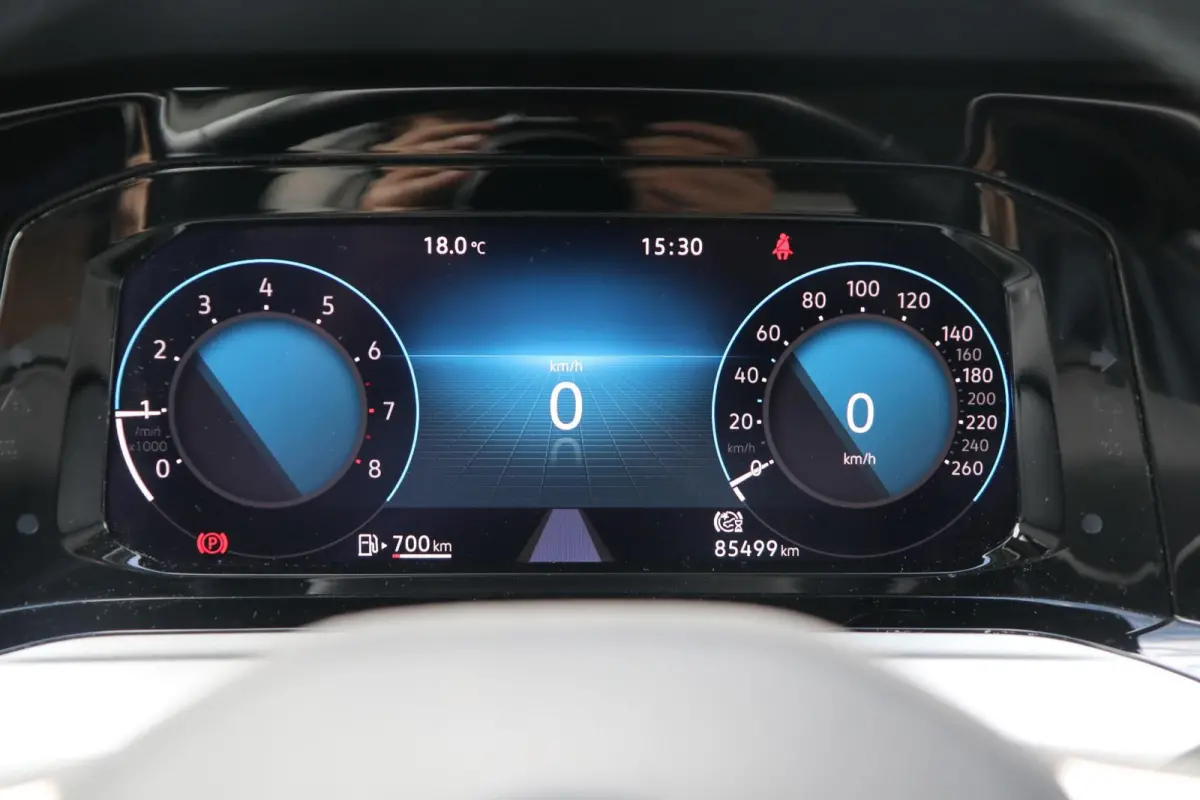 1.0 TSI 110pk Life | Navigatie | Stoel/Stuurverwarming | Camera | Adaptieve Cruise