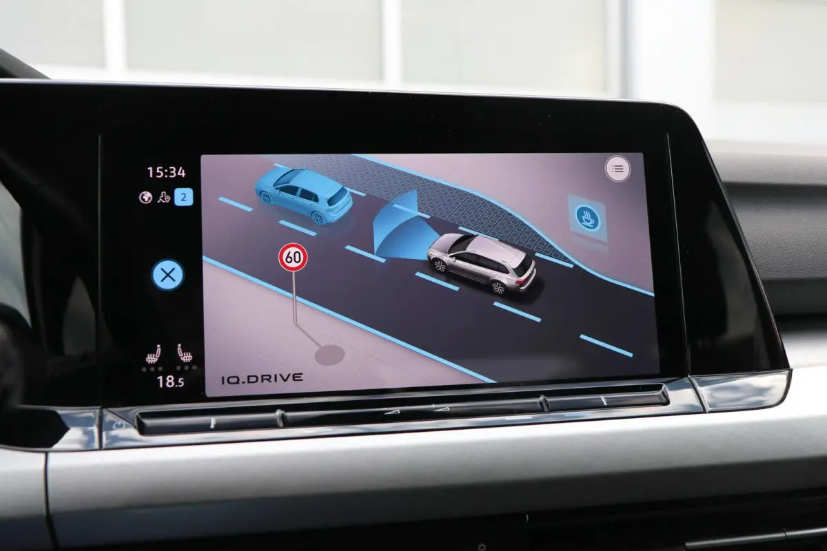 1.0 TSI 110pk Life | Navigatie | Stoel/Stuurverwarming | Camera | Adaptieve Cruise