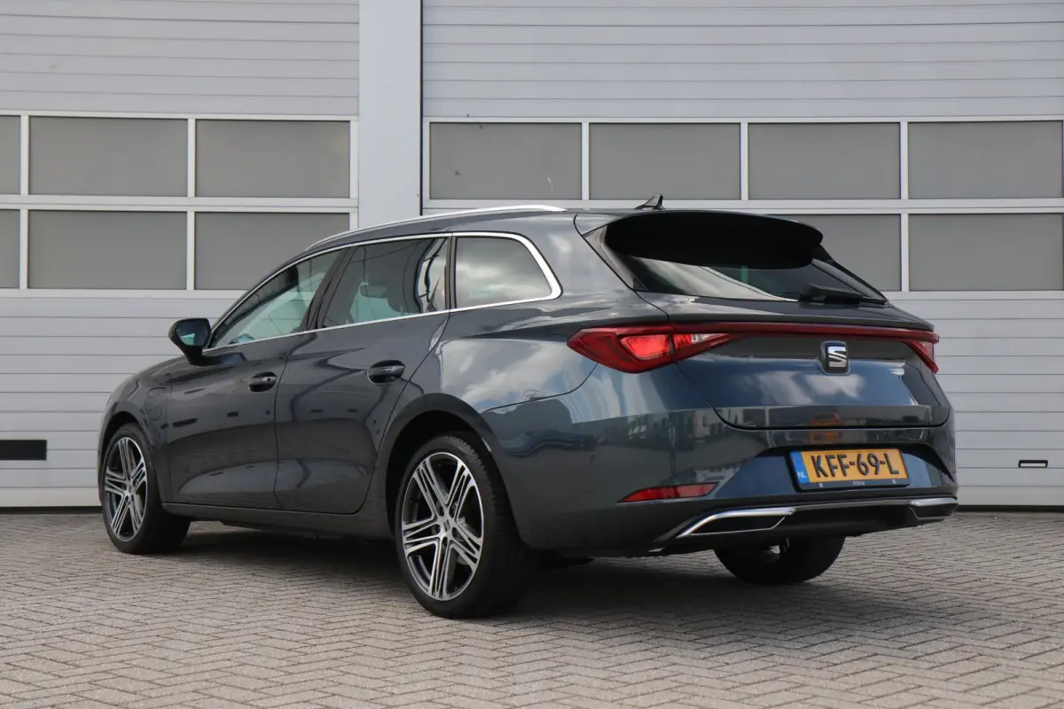 1.4 TSI eHybrid 204pk PHEV Excellence | SoH 91% | Trekhaak Wegklapbaar | Navigatie | Parkeersensoren | 18" Velgen