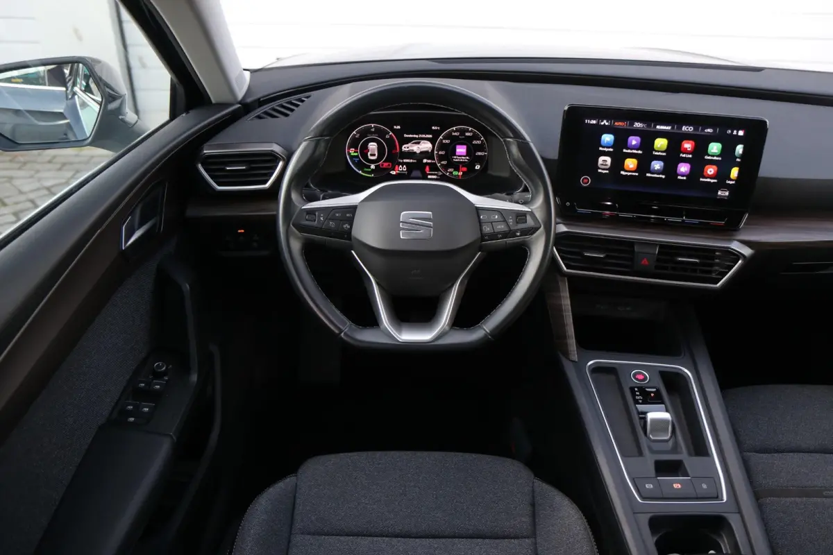 1.4 TSI eHybrid 204pk PHEV Excellence | SoH 91% | Trekhaak Wegklapbaar | Navigatie | Parkeersensoren | 18" Velgen