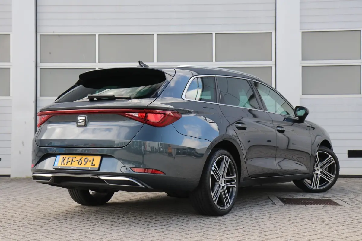 1.4 TSI eHybrid 204pk PHEV Excellence | SoH 91% | Trekhaak Wegklapbaar | Navigatie | Parkeersensoren | 18" Velgen