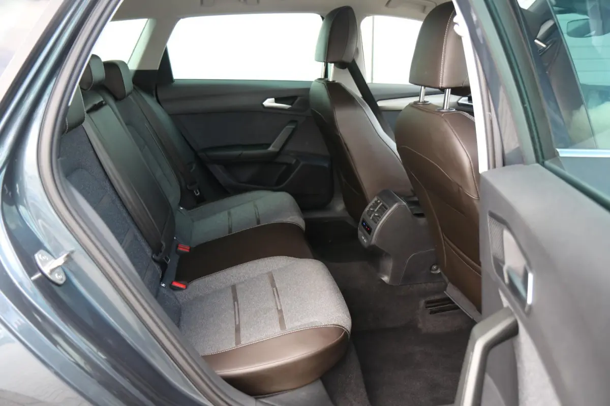 1.4 TSI eHybrid 204pk PHEV Excellence | SoH 91% | Trekhaak Wegklapbaar | Navigatie | Parkeersensoren | 18" Velgen