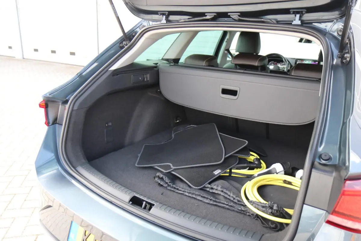 1.4 TSI eHybrid 204pk PHEV Excellence | SoH 91% | Trekhaak Wegklapbaar | Navigatie | Parkeersensoren | 18" Velgen
