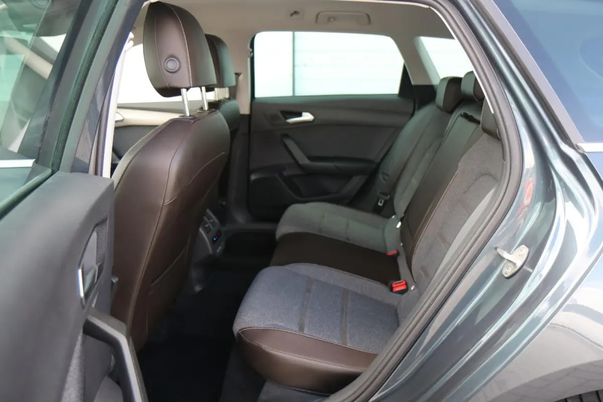 1.4 TSI eHybrid 204pk PHEV Excellence | SoH 91% | Trekhaak Wegklapbaar | Navigatie | Parkeersensoren | 18" Velgen