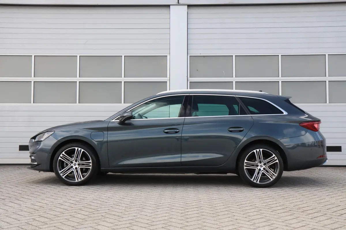 1.4 TSI eHybrid 204pk PHEV Excellence | SoH 91% | Trekhaak Wegklapbaar | Navigatie | Parkeersensoren | 18" Velgen