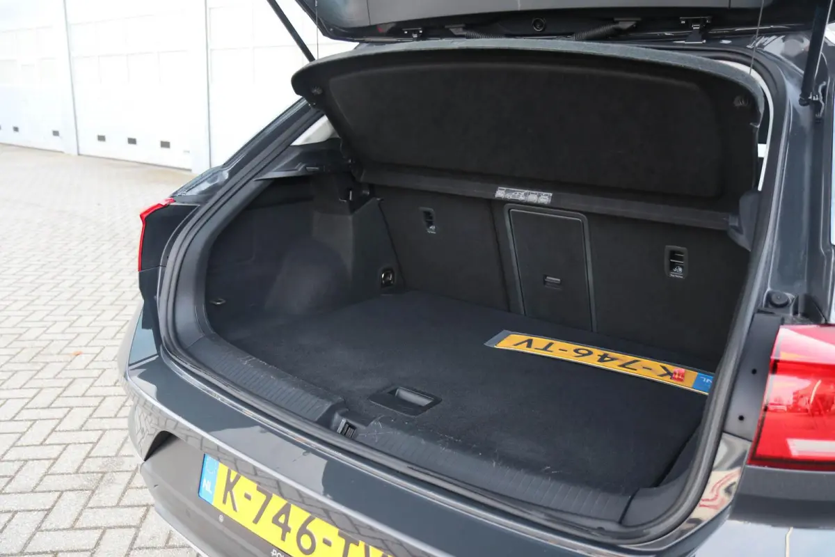 1.0 TSI 110pk Style | Airco | Parkeersensoren | Cruise Control