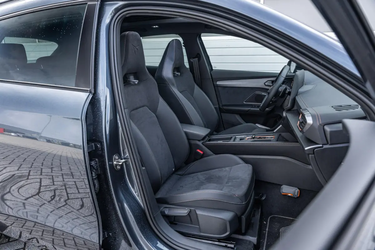 1.5 TSI e-Hybrid 204pk Business | Panoramadak | 19" Velgen | Sportstoelen