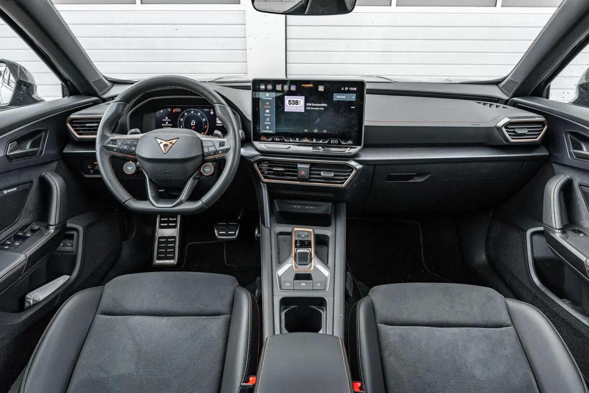1.5 TSI e-Hybrid 204pk Business | Panoramadak | 19" Velgen | Sportstoelen