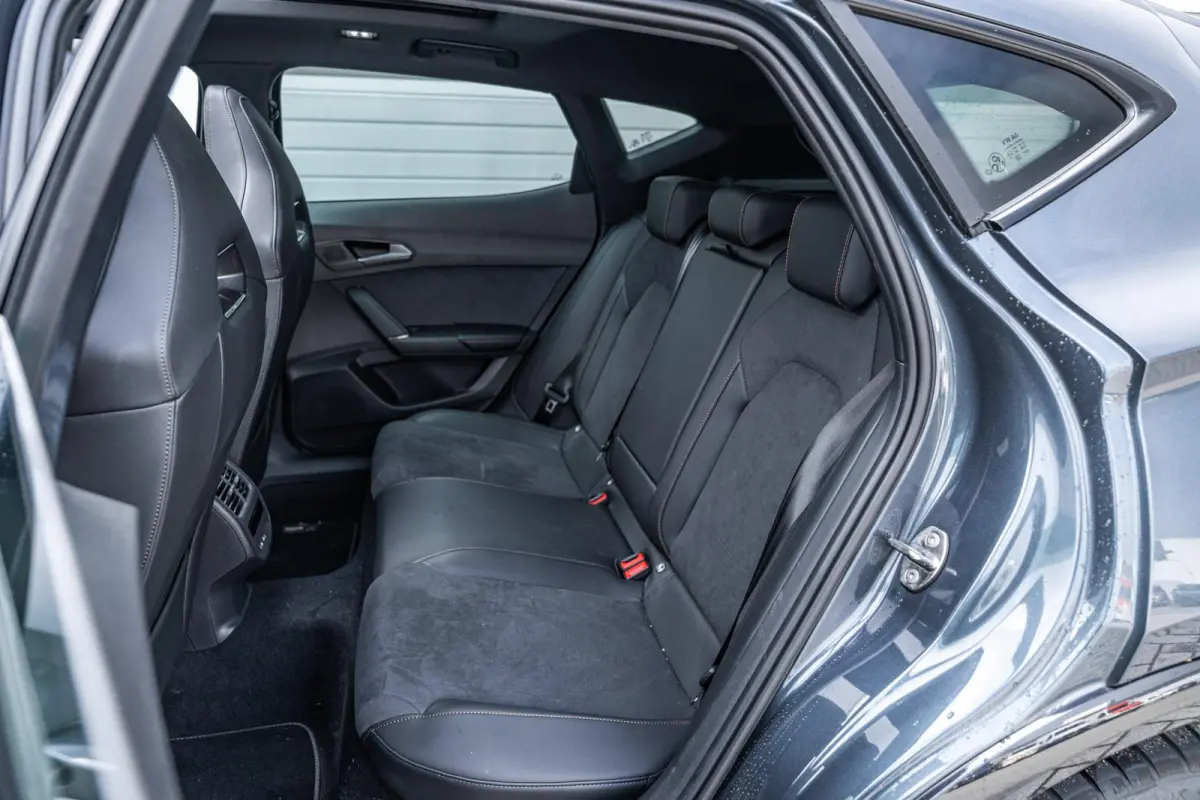 1.5 TSI e-Hybrid 204pk Business | Panoramadak | 19" Velgen | Sportstoelen