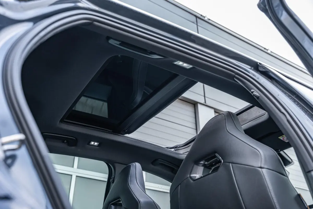1.5 TSI e-Hybrid 204pk Business | Panoramadak | 19" Velgen | Sportstoelen