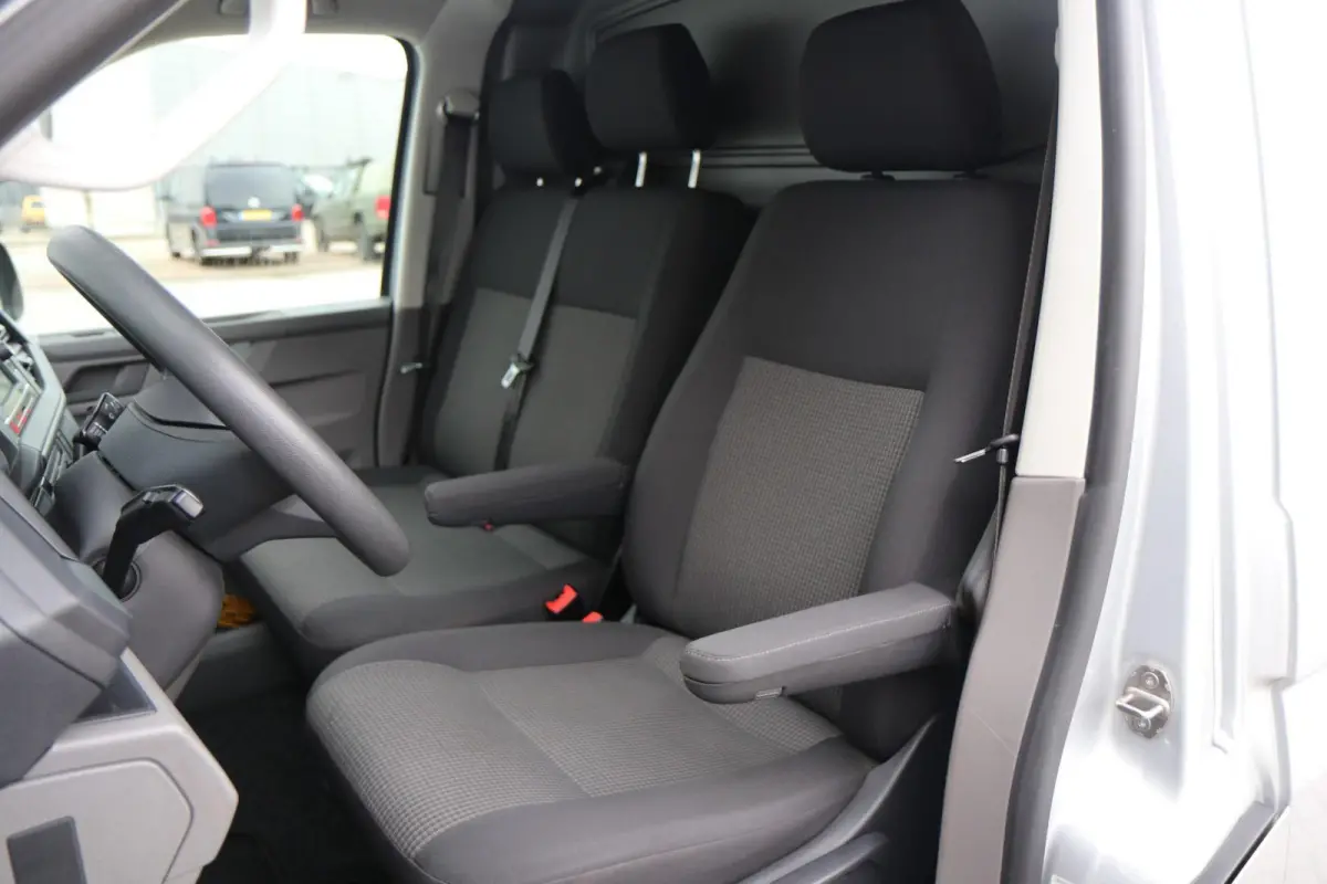 2.0 TDI 90pk L1H1 26 | App Connect Navigatie | Cruise Control | Airco | 3 Zitplaatsen