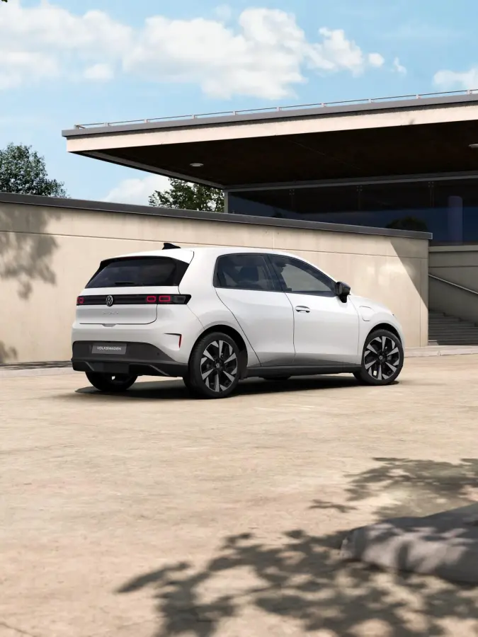 Life First Edition 211pk 52 kWh | LMV 18'' | Achteruitrijcamera