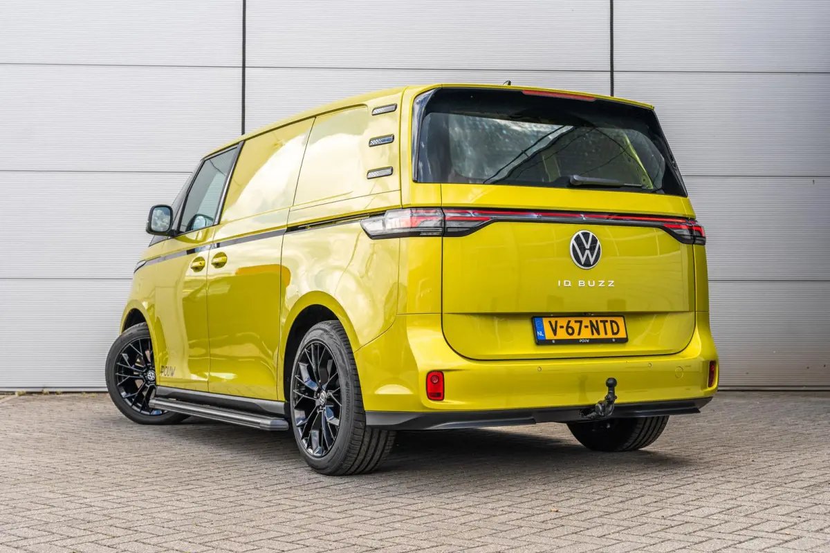 286pk Bulli Edition 79 kWh | 20" Velgen | Sidesteps | Schuifdeur Pakket | Trekhaak