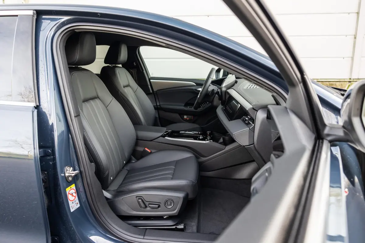 286pk Advanced edition 83 kWh | Trekhaak | Verwarmbaar stuur | Keyless entry