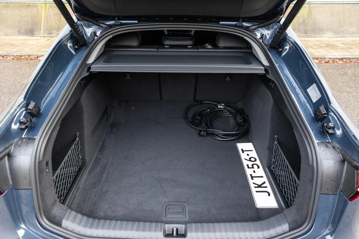 286pk Advanced edition 83 kWh | Trekhaak | Verwarmbaar stuur | Keyless entry