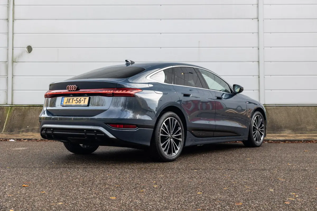 286pk Advanced edition 83 kWh | Trekhaak | Verwarmbaar stuur | Keyless entry