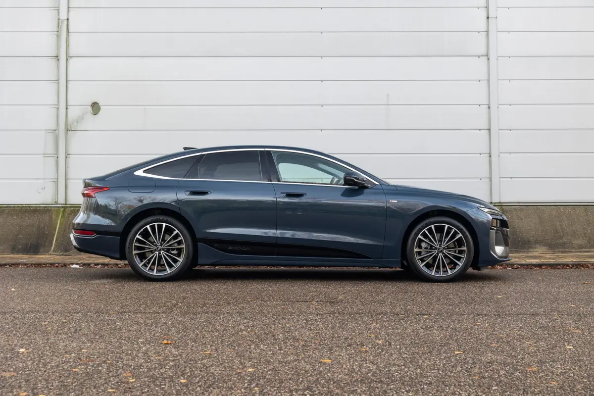286pk Advanced edition 83 kWh | Trekhaak | Verwarmbaar stuur | Keyless entry