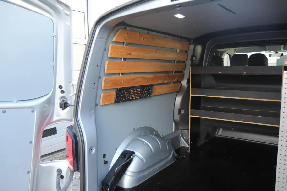 2.0 TDI 110pk L2H1 28 DC Comfortline | App Connect Navigatie | Cruise Control | Trekhaak | Parkeersensoren Achter