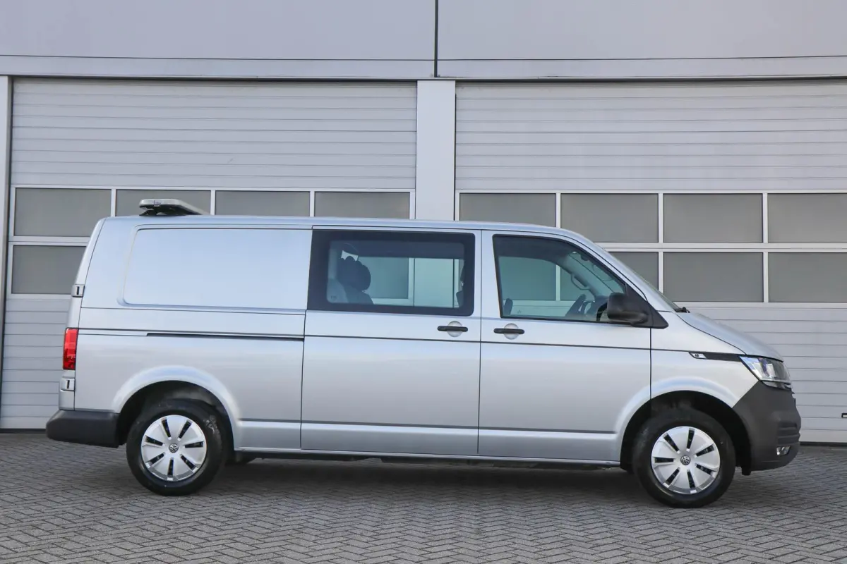 2.0 TDI 110pk L2H1 28 DC Comfortline | App Connect Navigatie | Cruise Control | Trekhaak | Parkeersensoren Achter