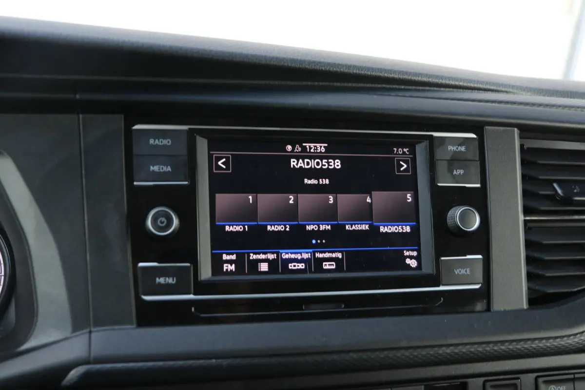 2.0 TDI 110pk L2H1 28 DC Comfortline | App Connect Navigatie | Cruise Control | Trekhaak | Parkeersensoren Achter