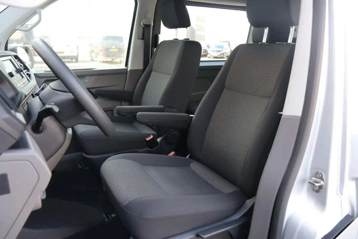 2.0 TDI 110pk L2H1 28 DC Comfortline | App Connect Navigatie | Cruise Control | Trekhaak | Parkeersensoren Achter