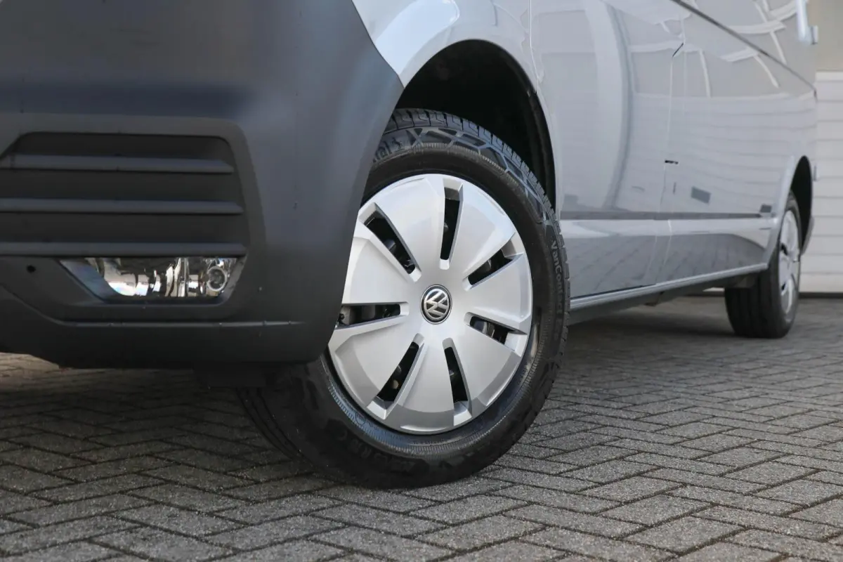 2.0 TDI 110pk L2H1 28 DC Comfortline | App Connect Navigatie | Cruise Control | Trekhaak | Parkeersensoren Achter