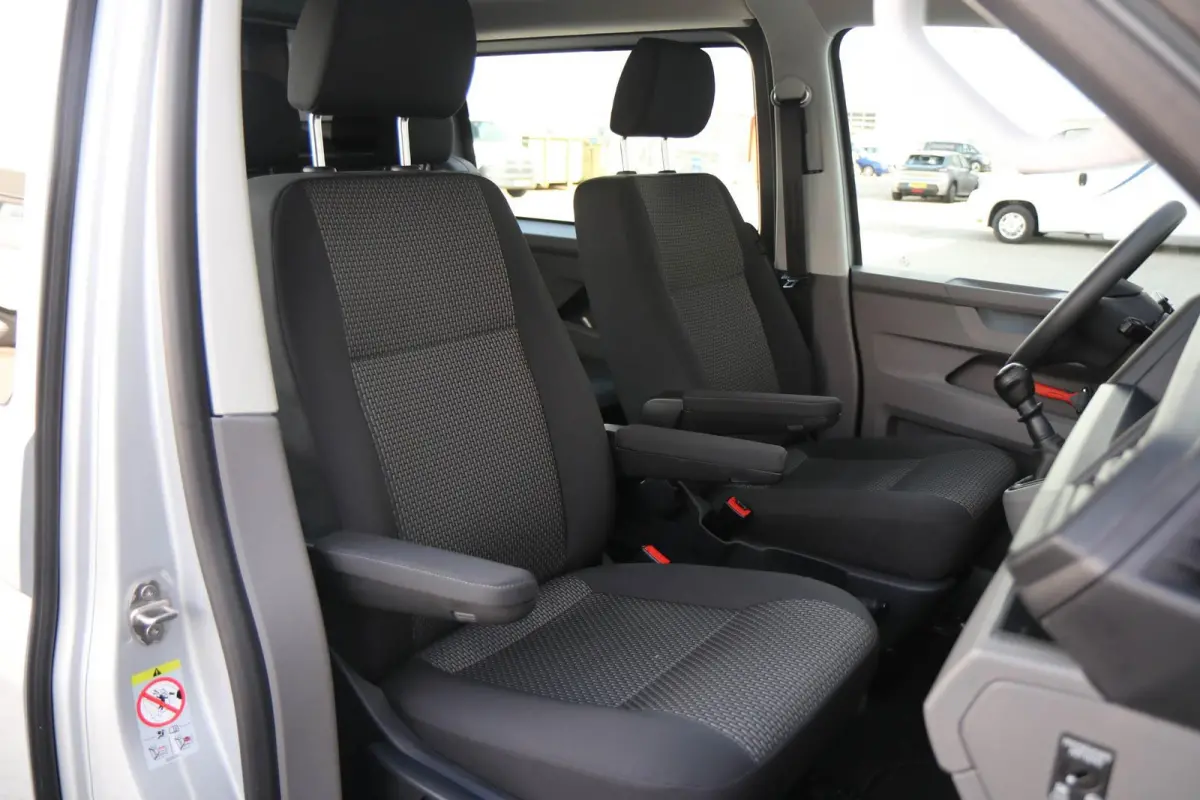2.0 TDI 110pk L2H1 28 DC Comfortline | App Connect Navigatie | Cruise Control | Trekhaak | Parkeersensoren Achter