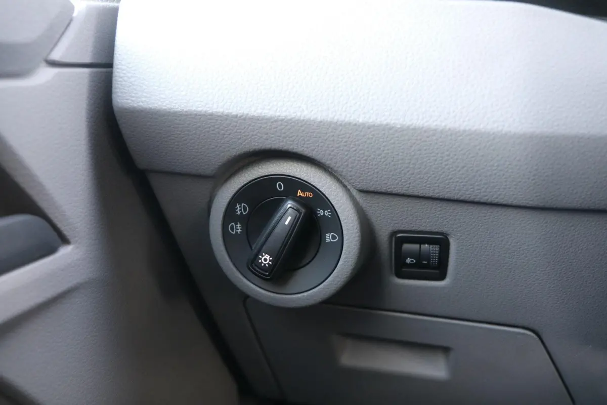 2.0 TDI 110pk L2H1 28 DC Comfortline | App Connect Navigatie | Cruise Control | Trekhaak | Parkeersensoren Achter
