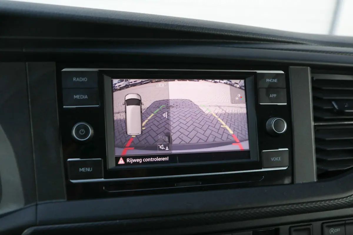 2.0 TDI 110pk L2H1 28 DC Comfortline | App Connect Navigatie | Cruise Control | Trekhaak | Parkeersensoren Achter