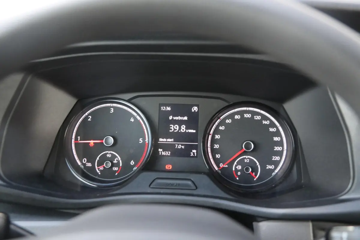 2.0 TDI 110pk L2H1 28 DC Comfortline | App Connect Navigatie | Cruise Control | Trekhaak | Parkeersensoren Achter