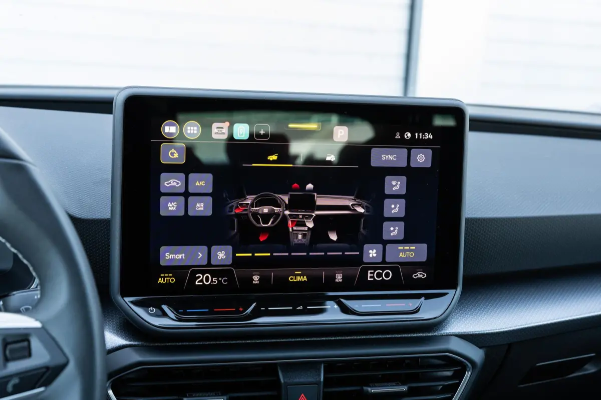 1.5 TSI 204pk e-Hybrid Style | Climate Control | 17" Velgen