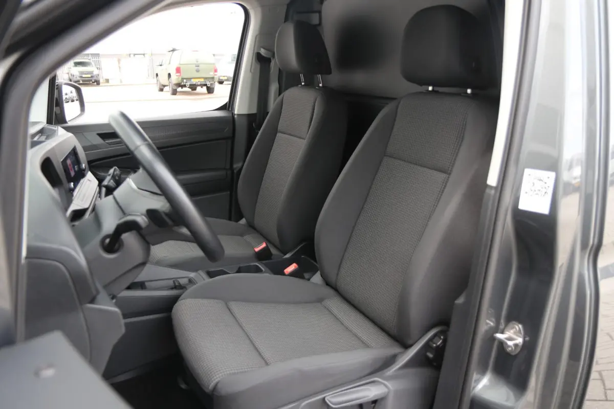 2.0 TDI 122pk DSG Maxi | App Connect | Cruise Control | Achteruitrijcamera | 16" Lichtmetalen Velgen | Airco
