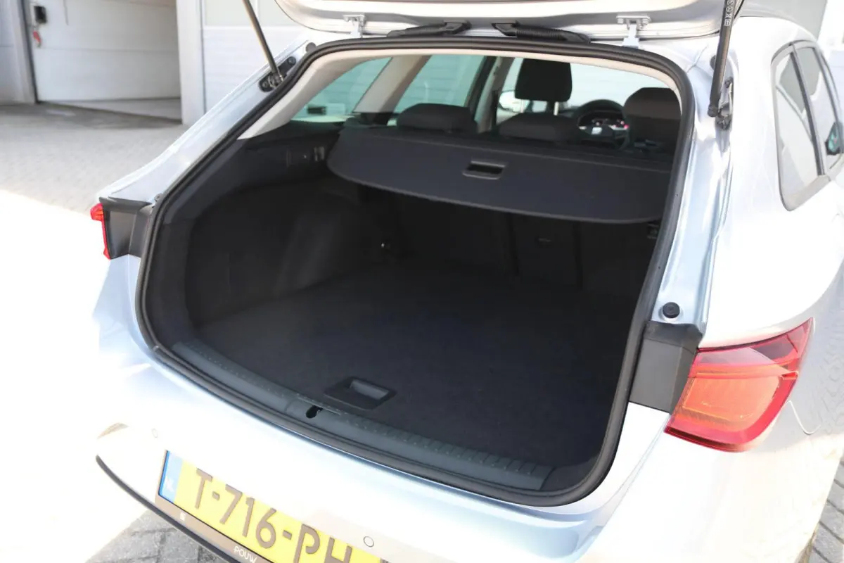 1.0 eTSI 110pk DSG Style Business Intense | Trekhaak | Camera | Adaptieve Cruise | Navigatie