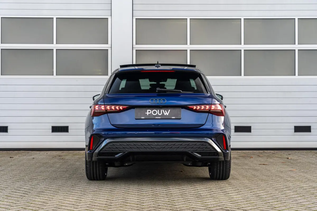 40 TFSIe 204pk S edition | Panoramadak | SONOS | 19" Velgen | Achteruitrijcamera