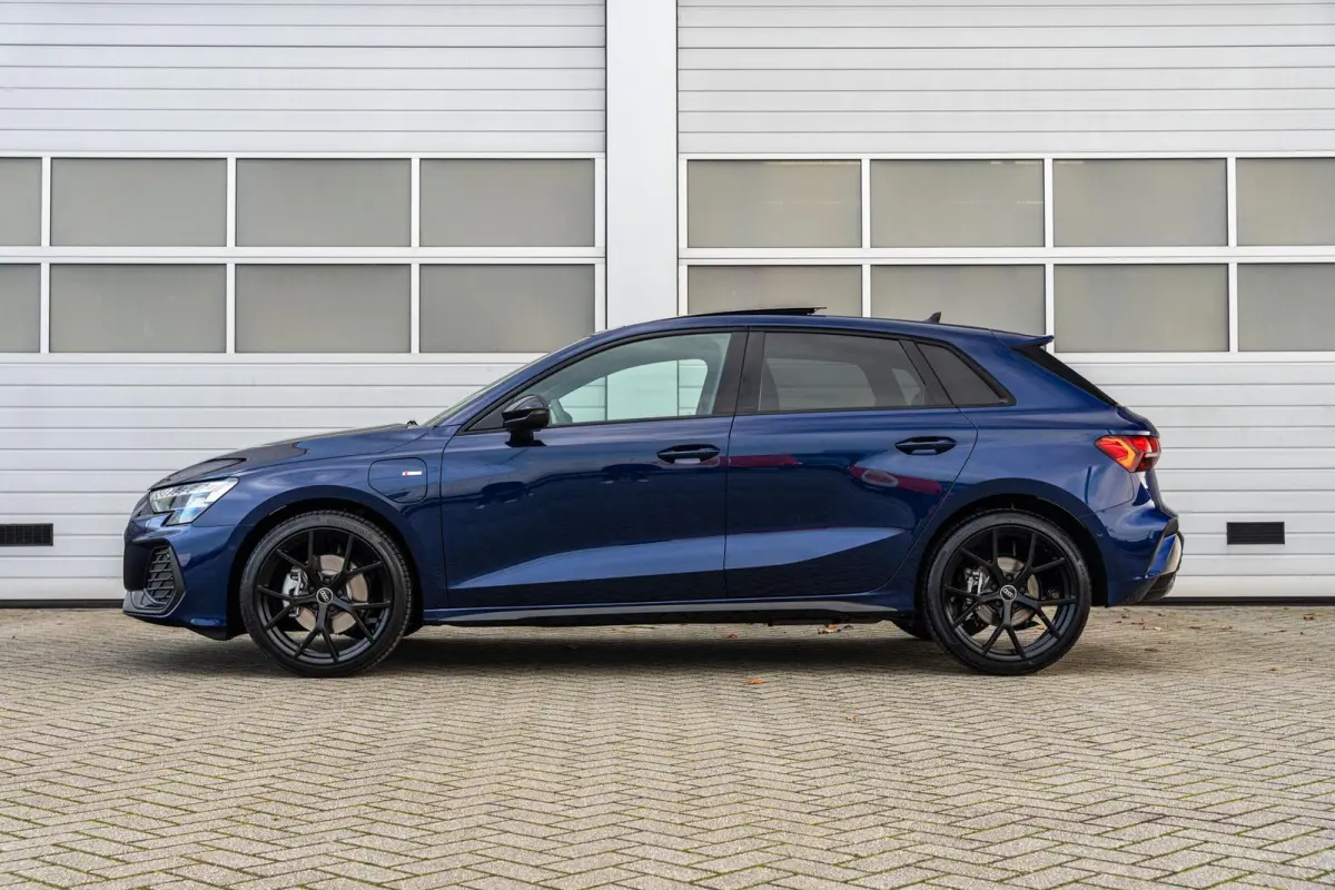 40 TFSIe 204pk S edition | Panoramadak | SONOS | 19" Velgen | Achteruitrijcamera