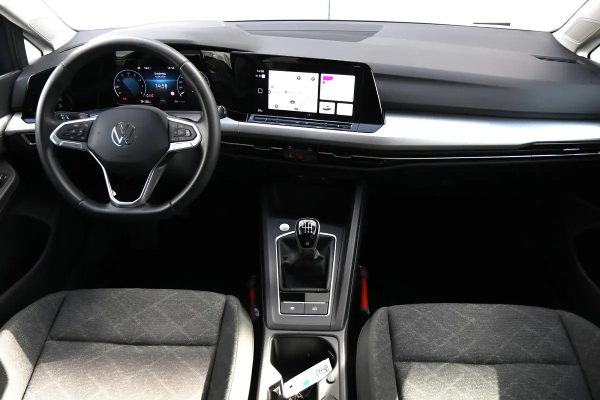 1.0 TSI 110pk Life | Navigatie | Getint Glas | Camera | Adaptive Cruise | DAB