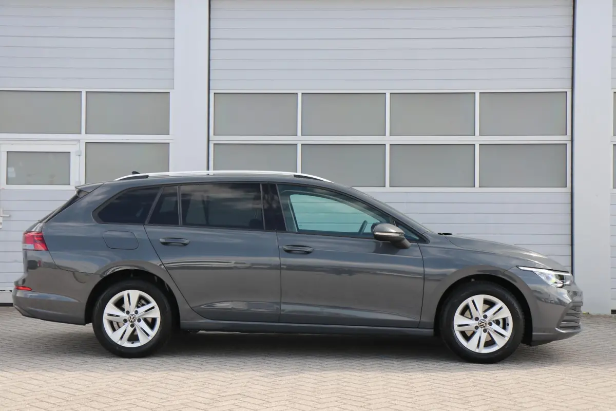 1.0 TSI 110pk Life | Navigatie | Getint Glas | Camera | Adaptive Cruise | DAB