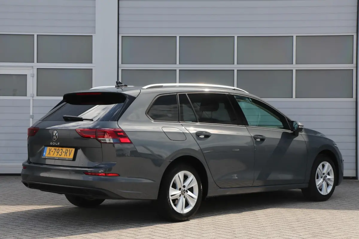 1.0 TSI 110pk Life | Navigatie | Getint Glas | Camera | Adaptive Cruise | DAB