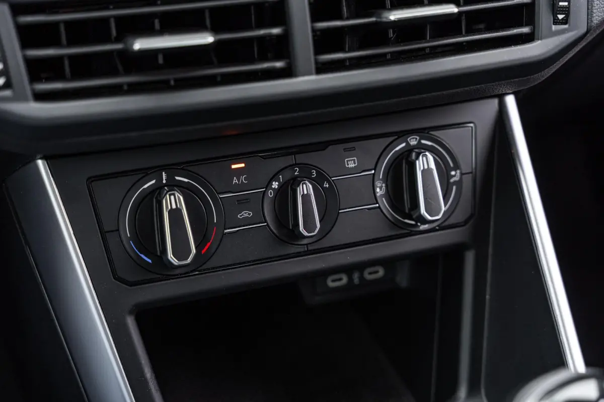 1.0 TSI 95pk Life | App Connect | Parkeersensoren | LED Verlichting | Adaptieve Cruise
