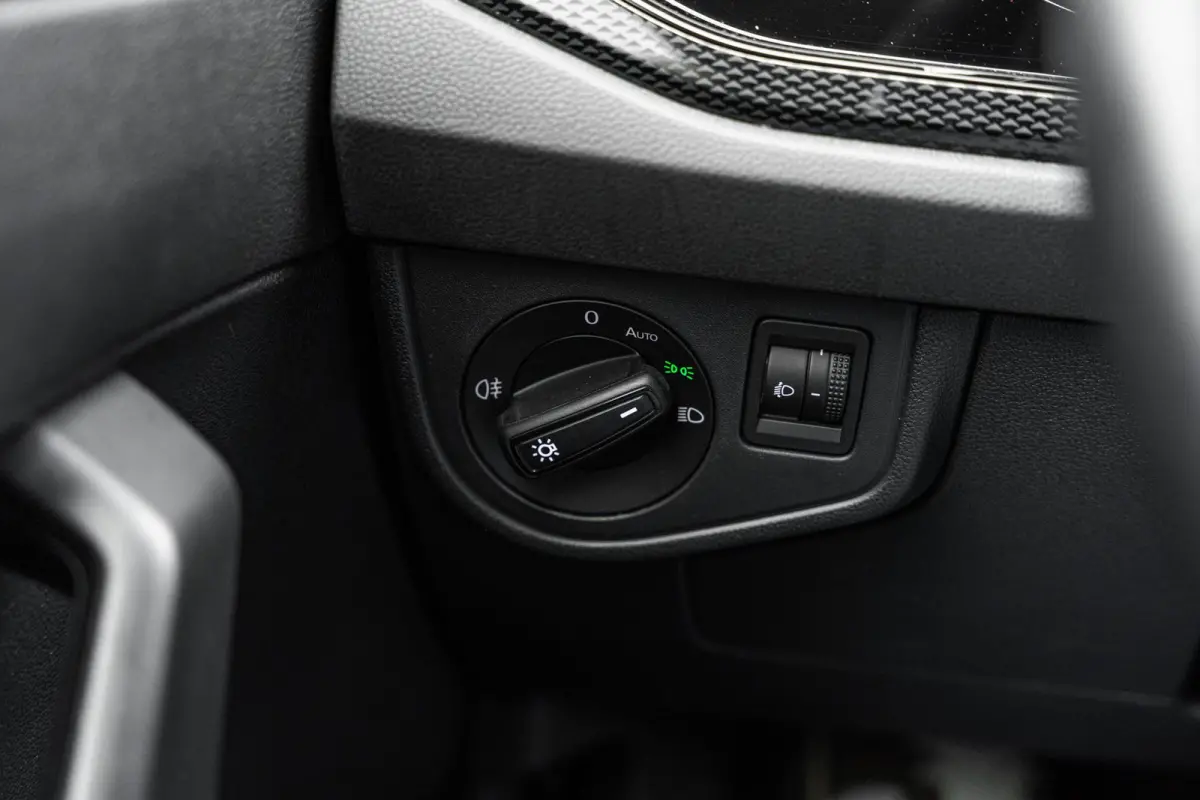 1.0 TSI 95pk Life | App Connect | Parkeersensoren | LED Verlichting | Adaptieve Cruise
