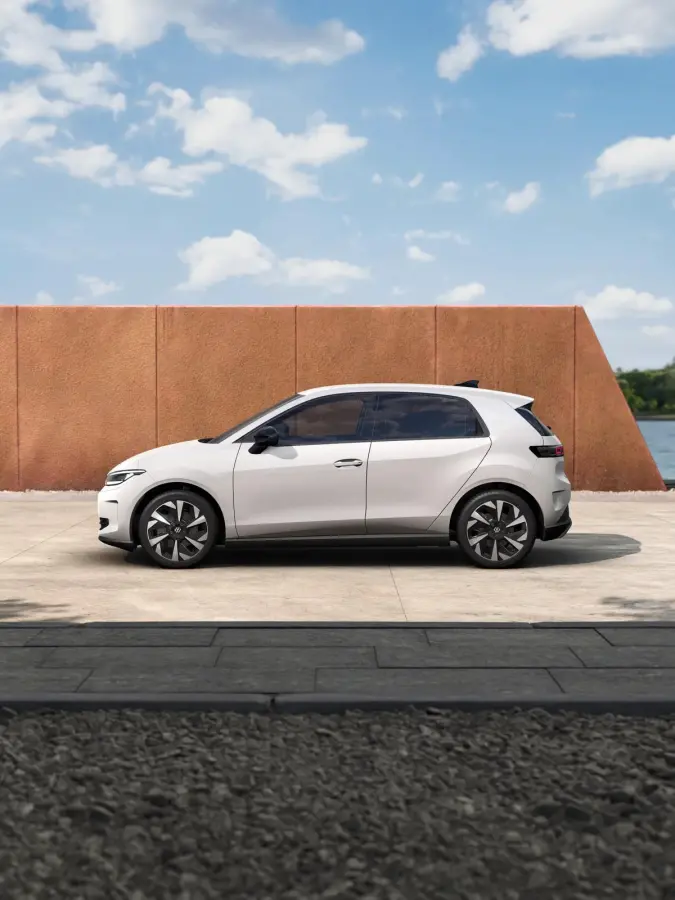Life First Edition 211pk 52 kWh | LMV 18'' | Achteruitrijcamera
