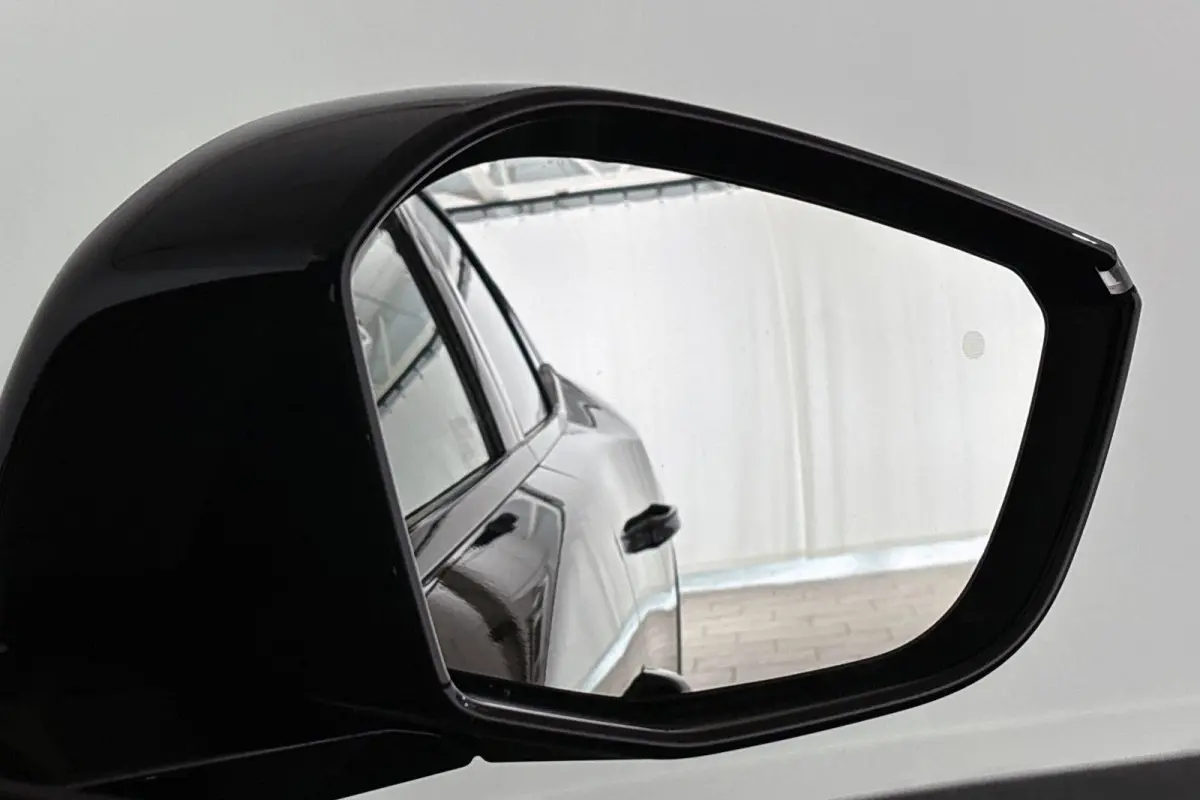 1.6 HYbrid 225 EAT8 GT FOCAL Alcantara Massage 360 Camera