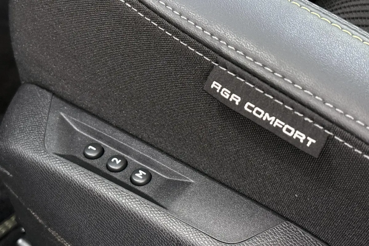 1.6 HYbrid 225 EAT8 GT FOCAL Alcantara Massage 360 Camera