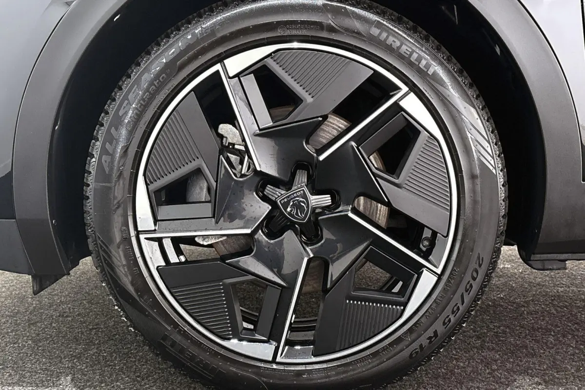 1.6 HYbrid 225 EAT8 GT FOCAL Alcantara Massage 360 Camera