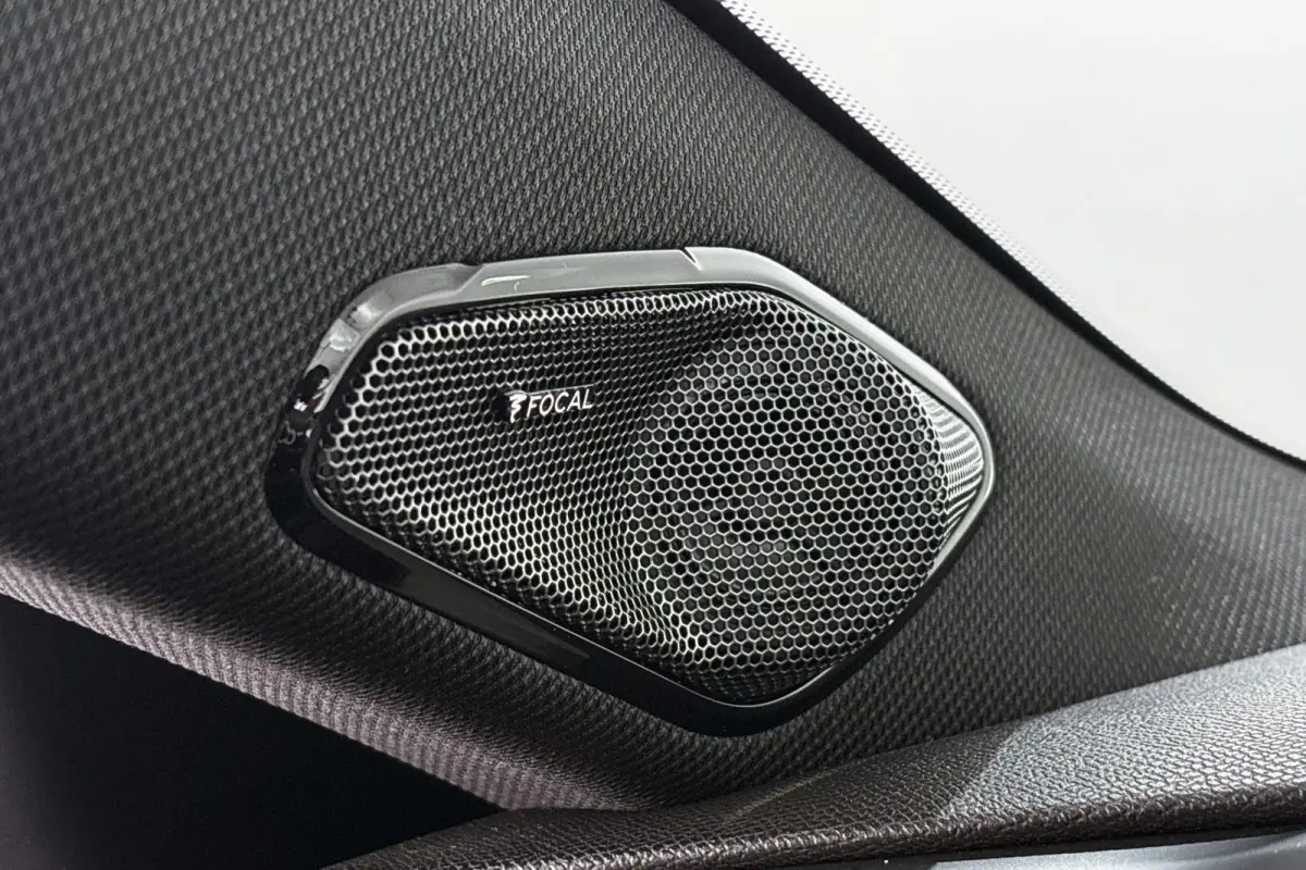 1.6 HYbrid 225 EAT8 GT FOCAL Alcantara Massage 360 Camera
