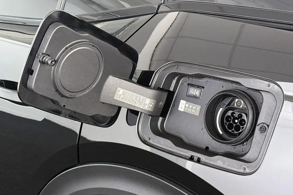 1.6 HYbrid 225 EAT8 GT FOCAL Alcantara Massage 360 Camera