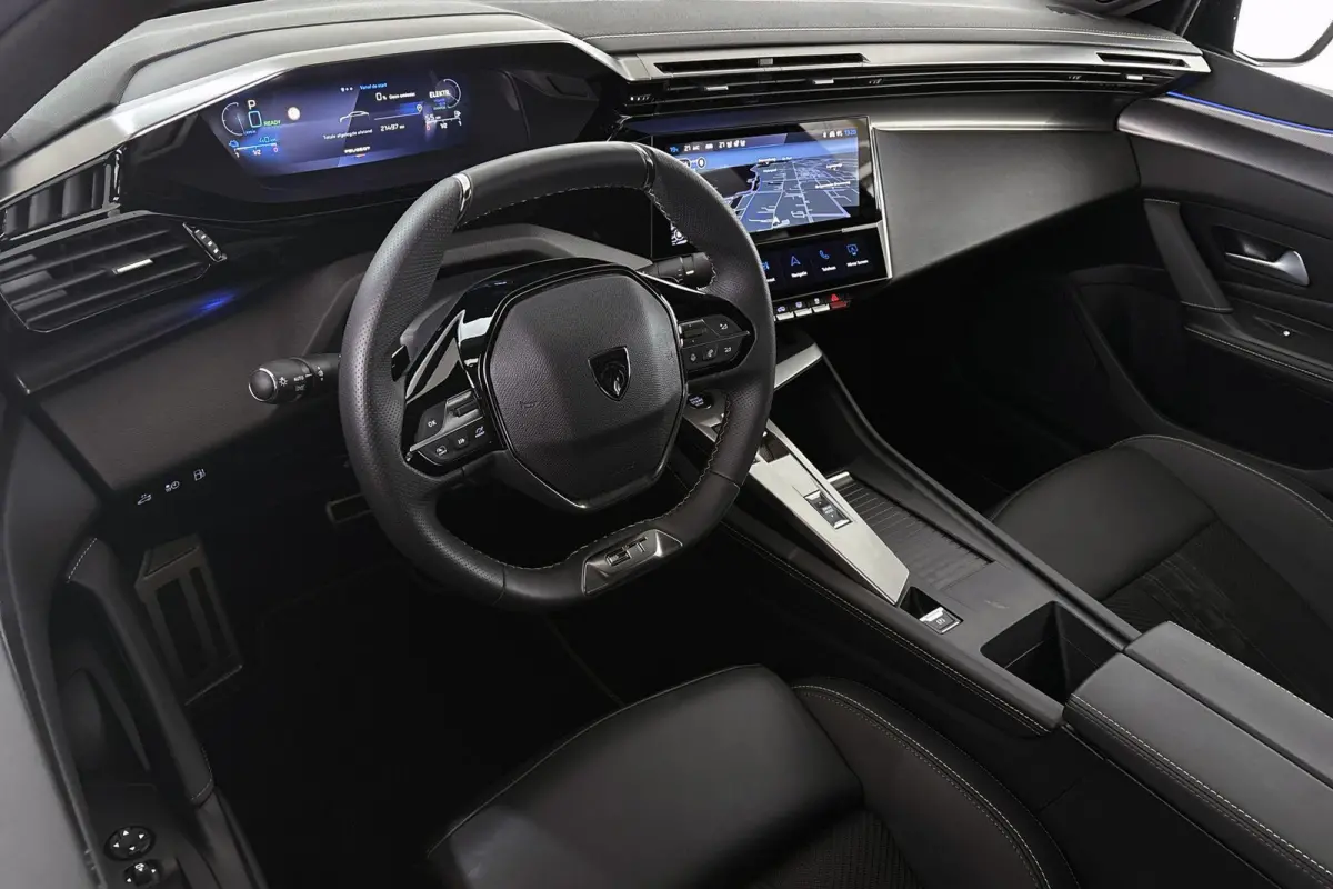 1.6 HYbrid 225 EAT8 GT FOCAL Alcantara Massage 360 Camera