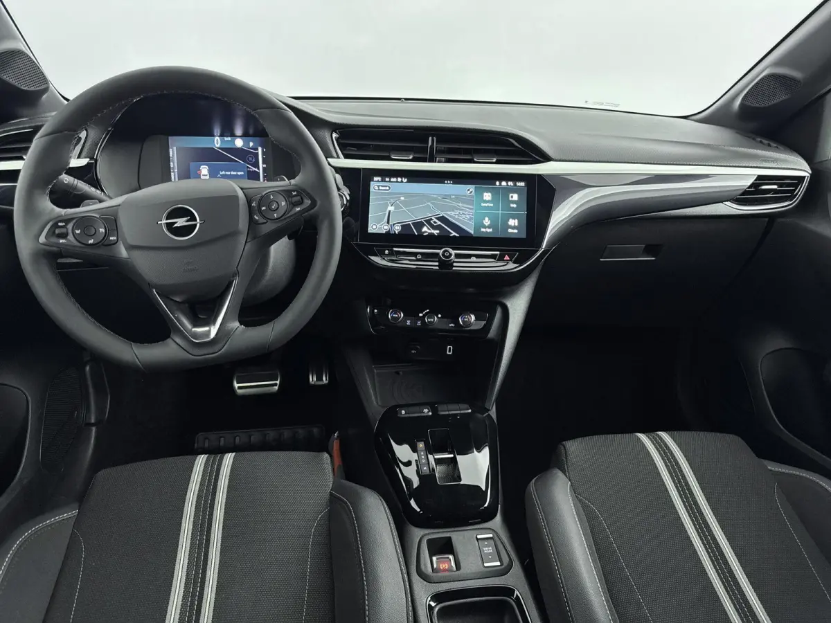 1.2 110pk Hybrid GS | Digitale cockpit | Lichtmetalen velgen | Climate control | Extra getinte ramen achter | Dodehoeksysteem |