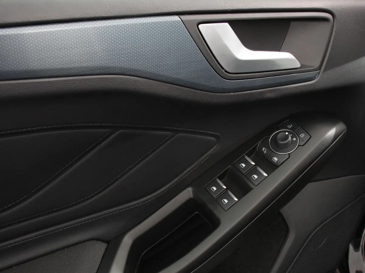 1.0 EcoBoost 155pk Hybrid Automaat Active X Navigatie Climate Control Camera Parkeer sensoren B&O Dab Led Lichtmetalen velgen